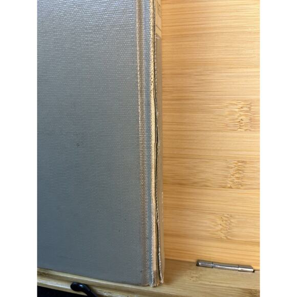 Lee Of Virginia by Douglas Southall Freeman Hardcover Book Published in 1958 - Picture 3 of 9